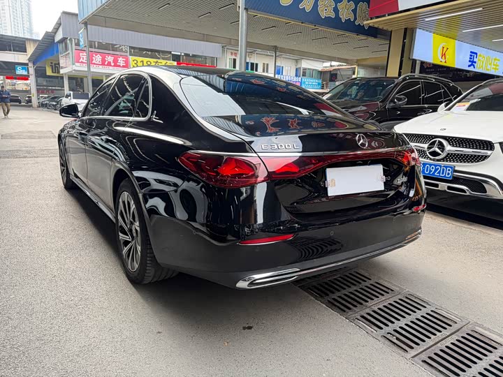 Photo 6 - Mercedes-Benz E-Class