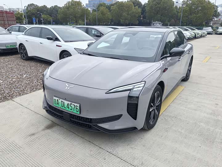 Фото 1 - Hongqi EH7