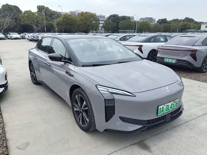 Фото 3 - Hongqi EH7