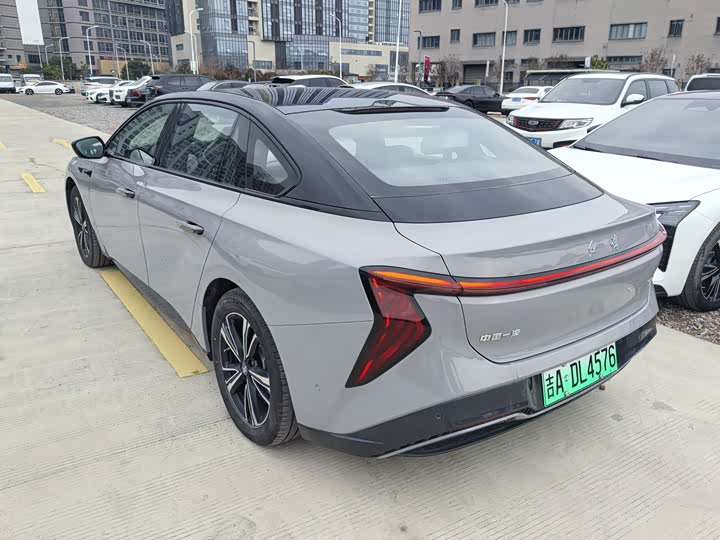 Фото 6 - Hongqi EH7