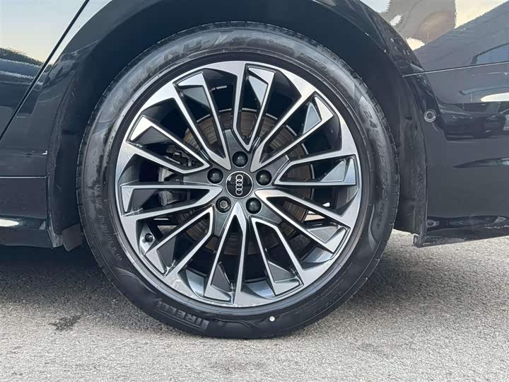 Фото 4 - Audi A6L Hybrid