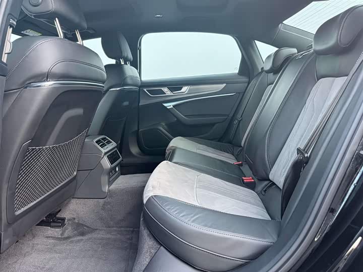 Фото 9 - Audi A6L Hybrid