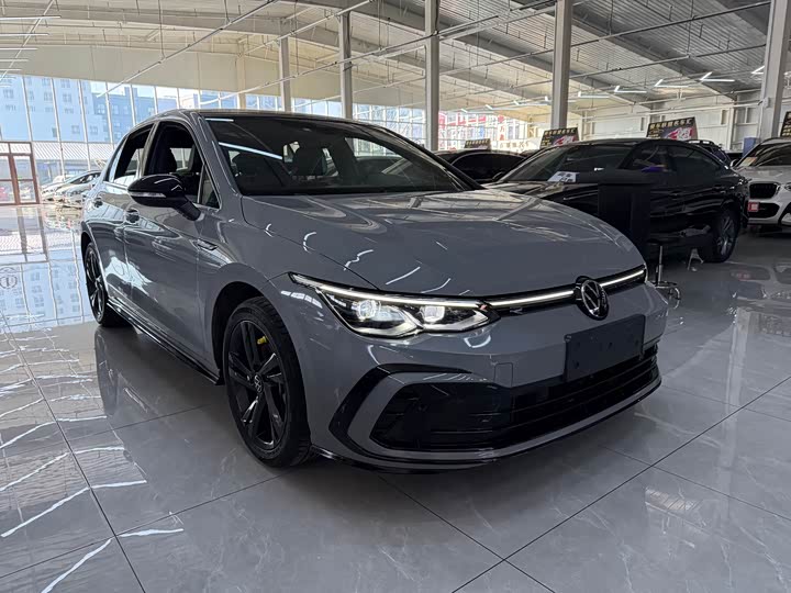 Фото 3 - Volkswagen Golf