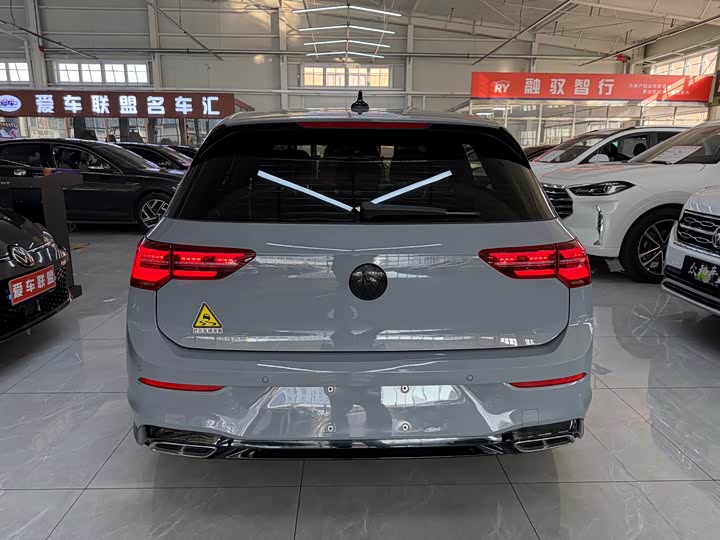 Фото 5 - Volkswagen Golf