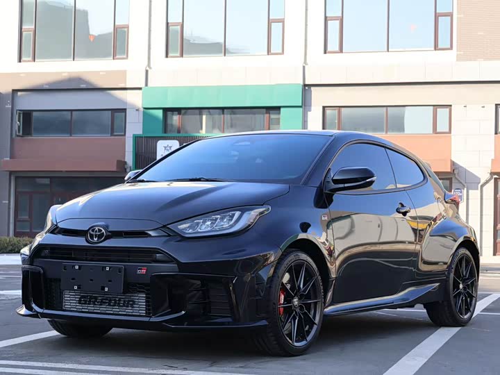 Фото 1 - Toyota GR Yaris