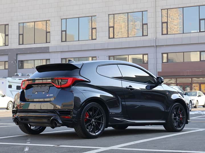 Фото 3 - Toyota GR Yaris