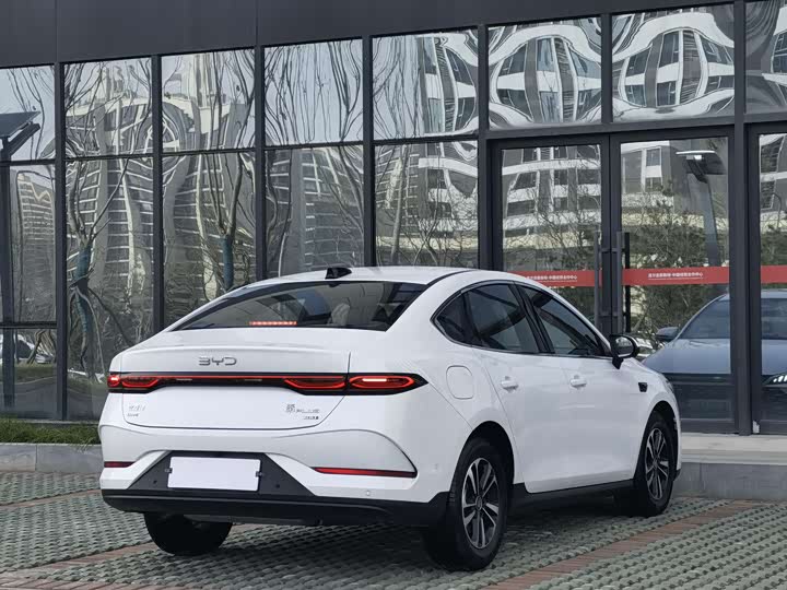 Фото 6 - BYD Qin Plus