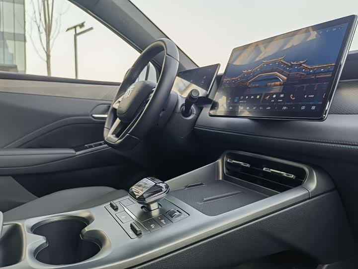 Фото 8 - BYD Qin Plus