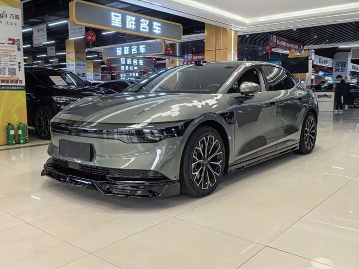 Фото 1 - Zeekr 007