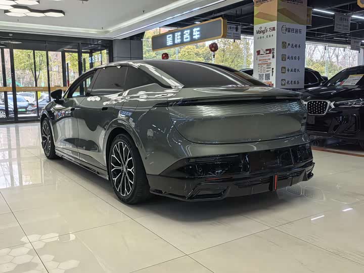 Фото 7 - Zeekr 007