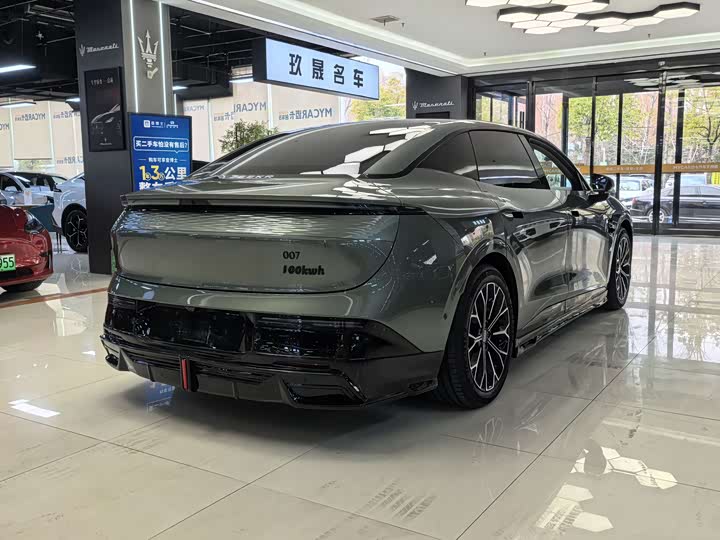 Фото 9 - Zeekr 007