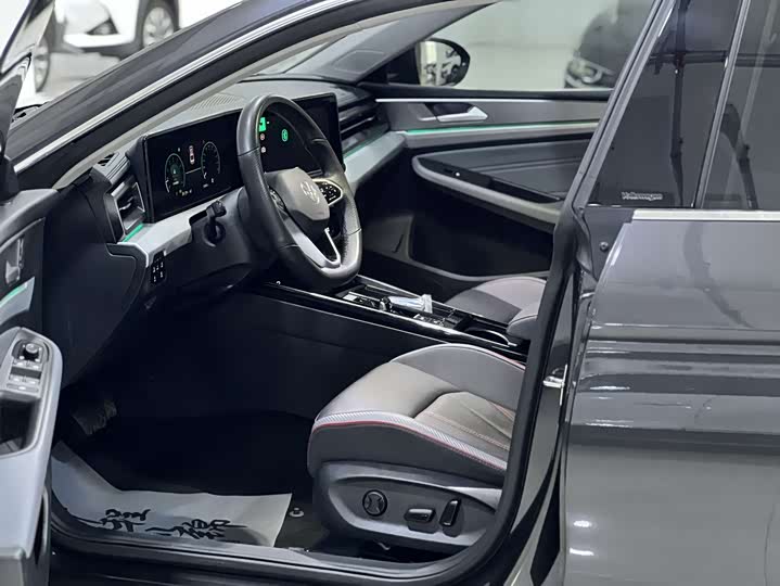 Фото 4 - Volkswagen Lamando L