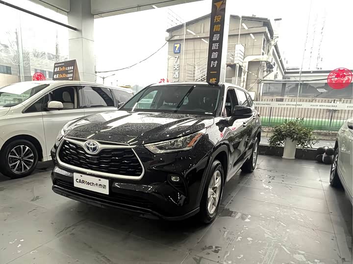 Фото 1 - Toyota Highlander