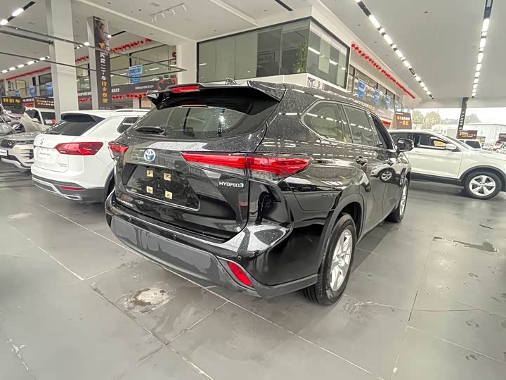 Фото 4 - Toyota Highlander