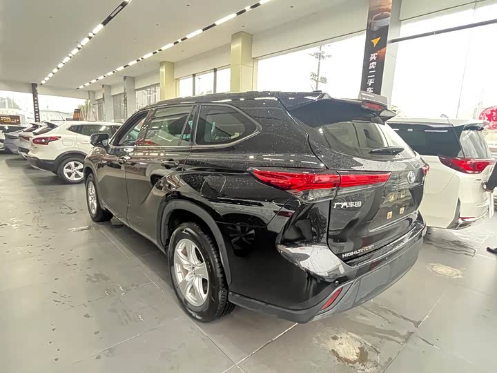 Фото 5 - Toyota Highlander