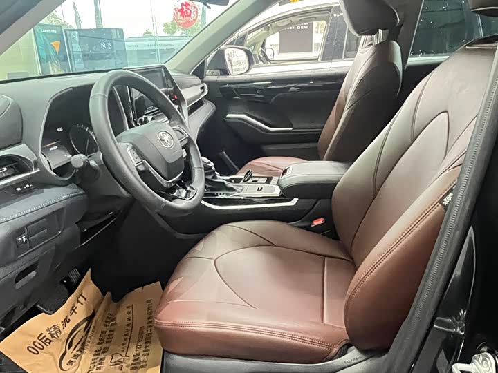 Фото 6 - Toyota Highlander