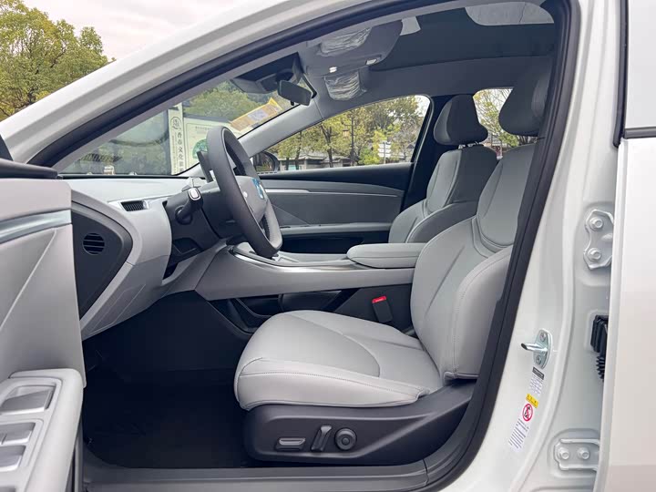 Фото 4 - XPeng Mona M03