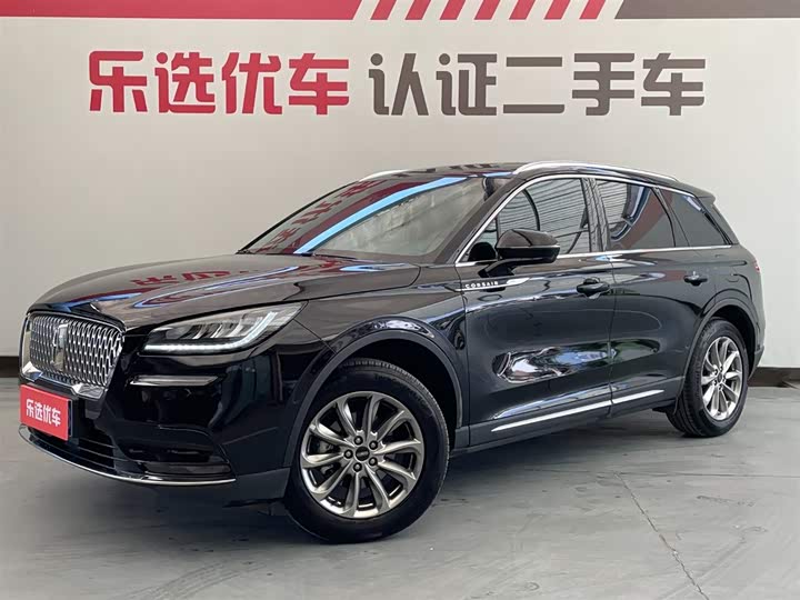 Фото 1 - Lincoln Corsair