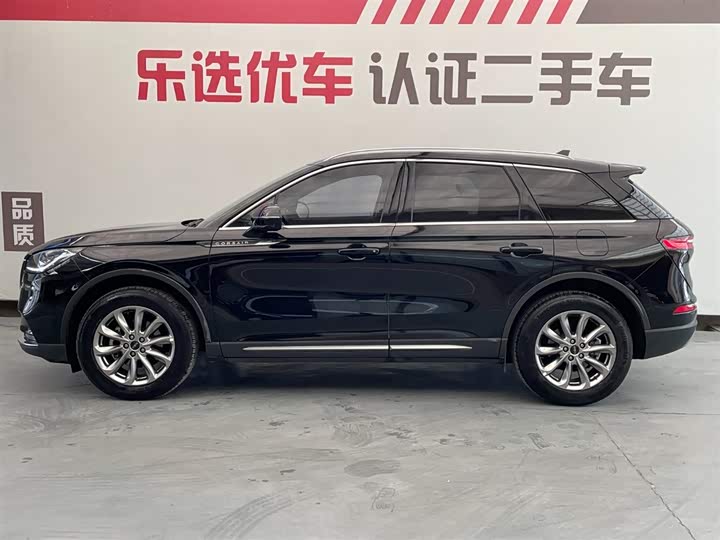 Фото 3 - Lincoln Corsair