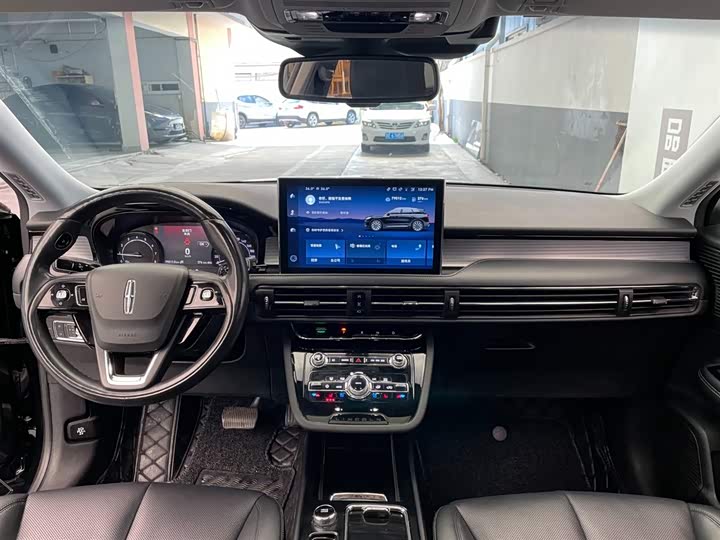 Фото 8 - Lincoln Corsair