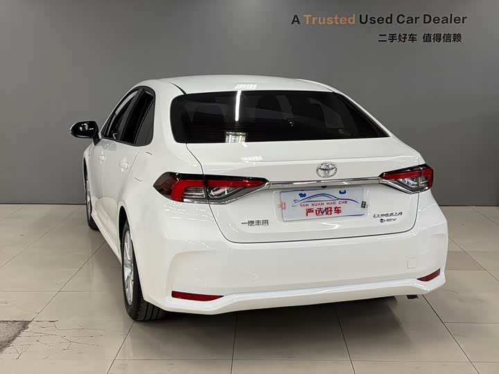 Фото 6 - Toyota Corolla