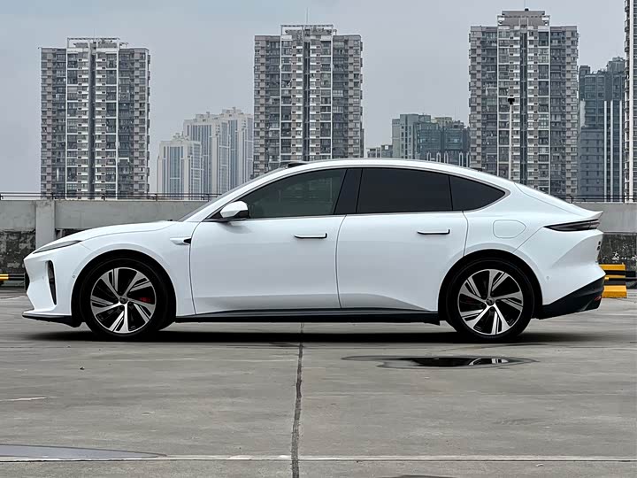 Фото 2 - Nio ET5