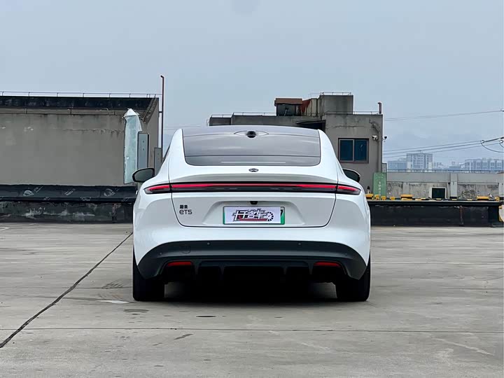 Фото 4 - Nio ET5