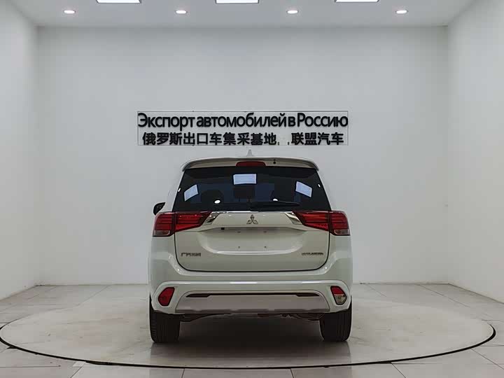 Фото 5 - Mitsubishi Outlander