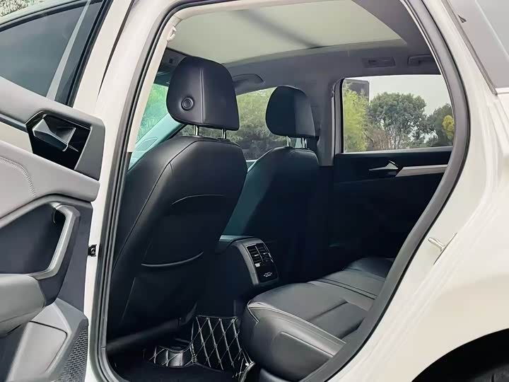 Фото 6 - Volkswagen Sagitar L