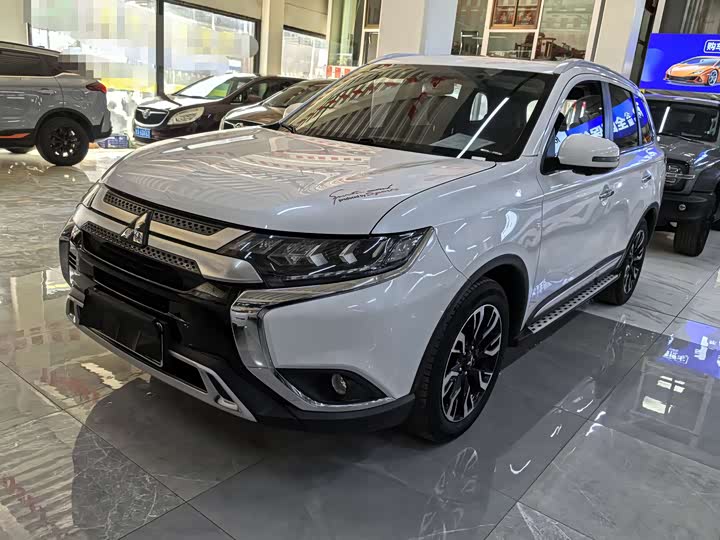 Фото 1 - Mitsubishi Outlander