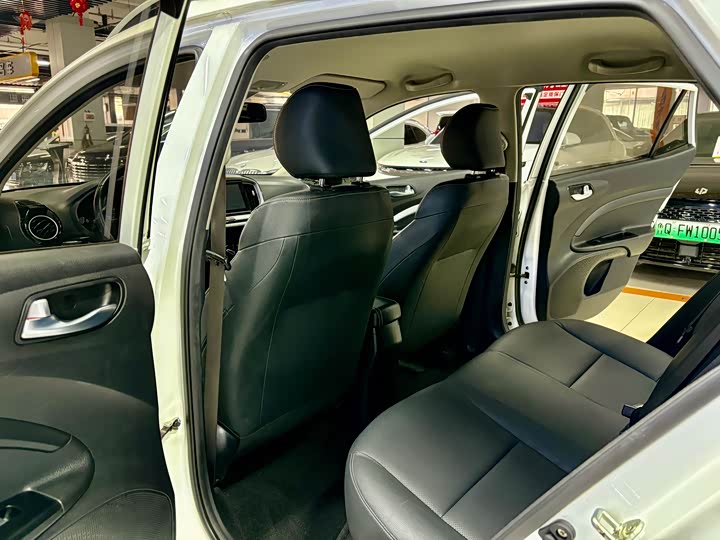 Фото 4 - Kia KX1