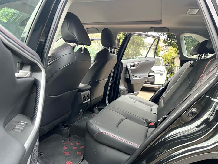 Фото 6 - Toyota Wildlander Hybrid