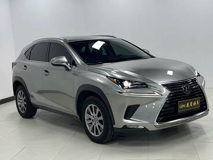 Фото 3 - Lexus NX