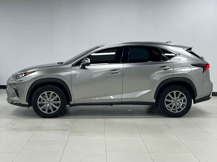 Фото 4 - Lexus NX