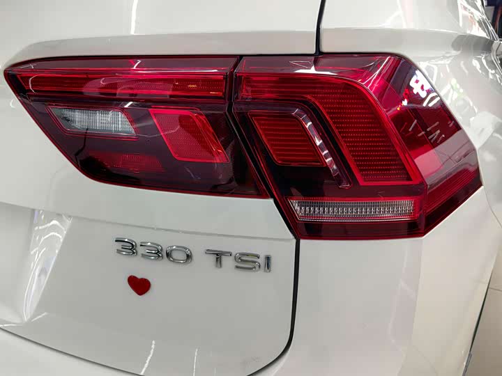 Фото 6 - Volkswagen Tiguan L Pro