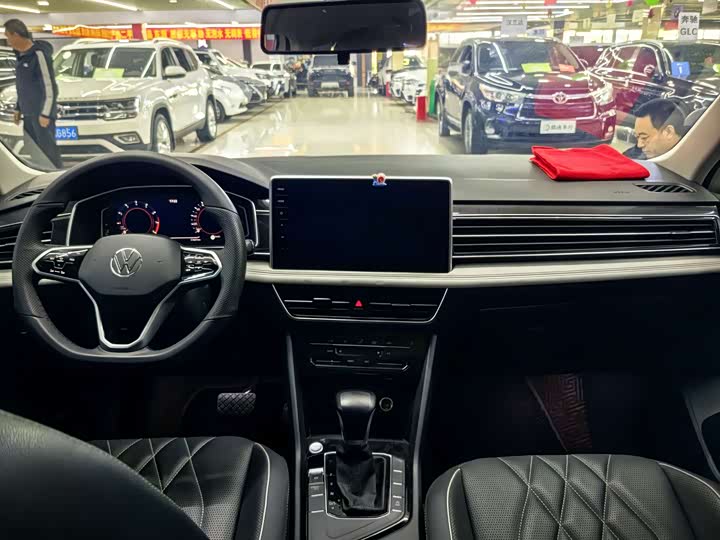 Фото 9 - Volkswagen Tiguan L Pro