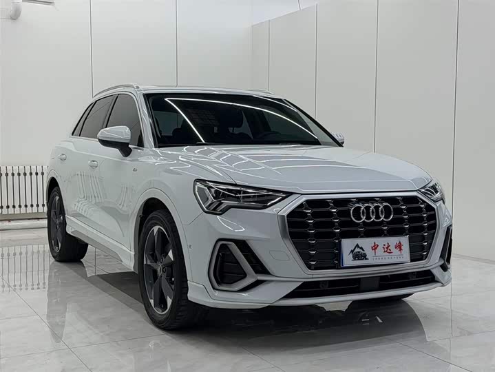 Фото 4 - Audi Q3
