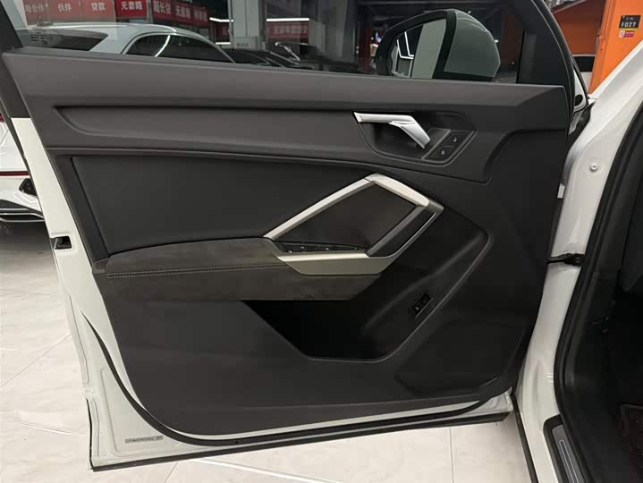 Фото 9 - Audi Q3