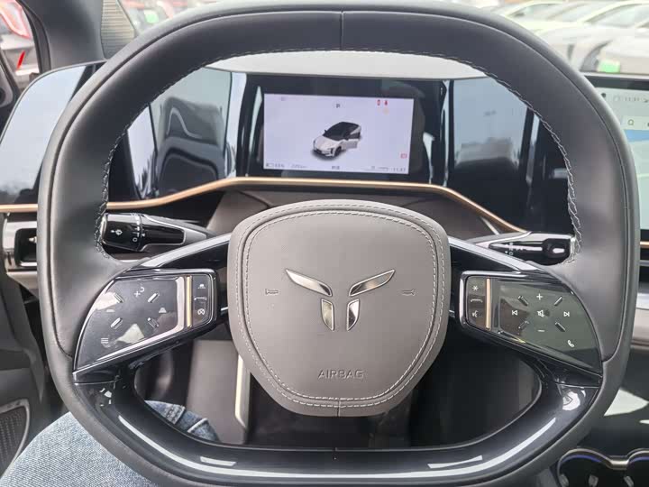 Photo 7 - Hongqi EH7