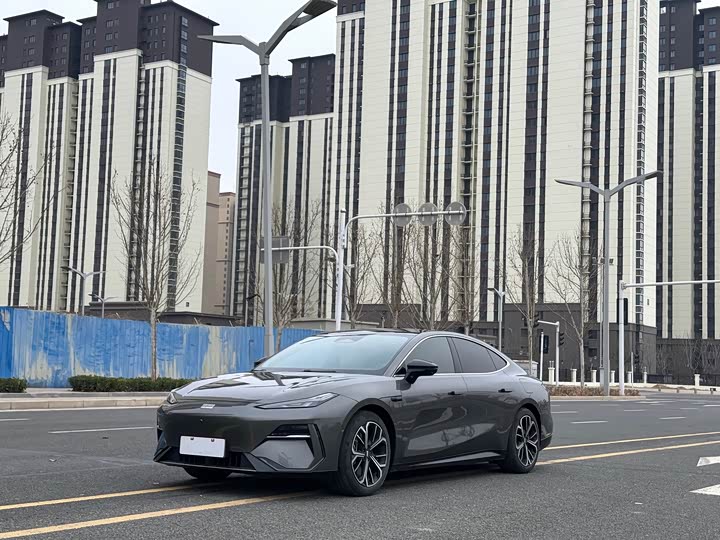 Фото 6 - Geely Galaxy E8