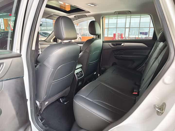 Фото 9 - Haval M6