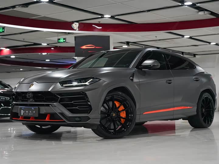Фото 1 - Lamborghini Urus