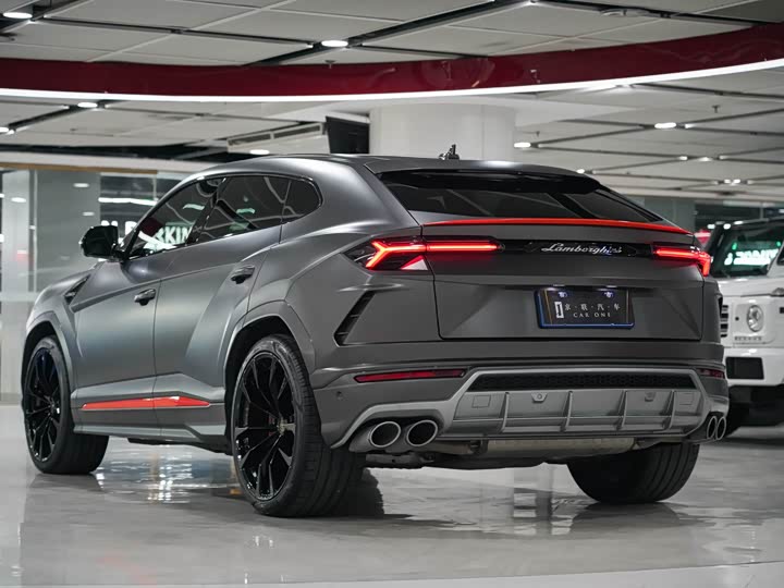 Фото 6 - Lamborghini Urus