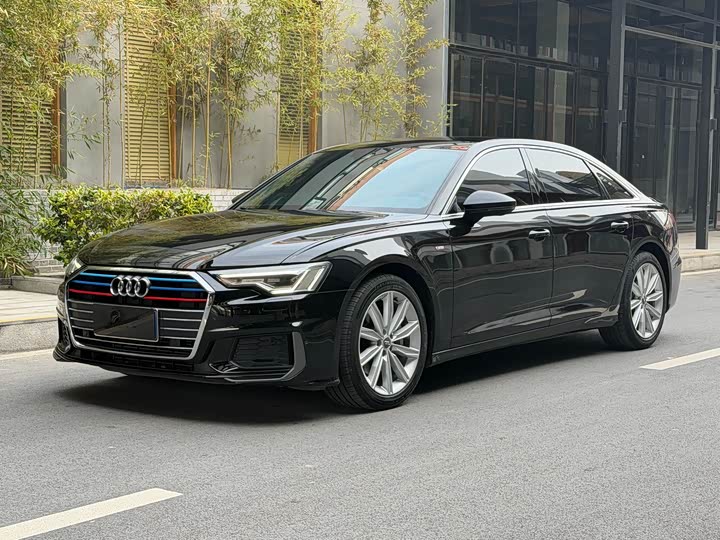 Фото 1 - Audi A6L