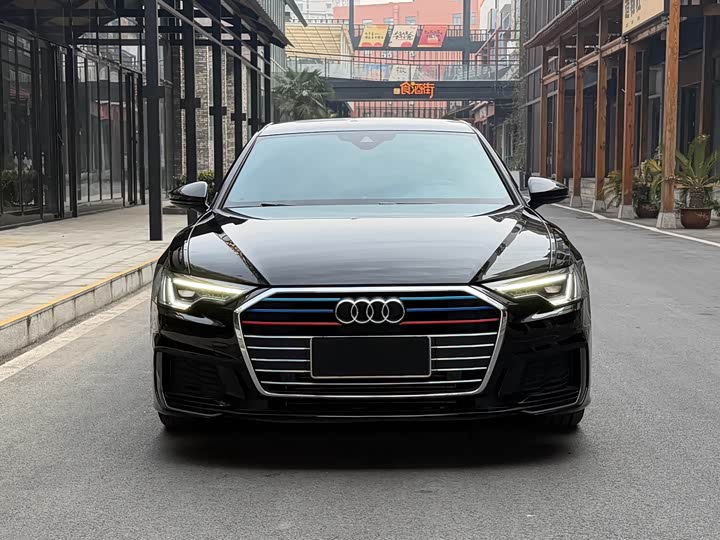 Фото 2 - Audi A6L