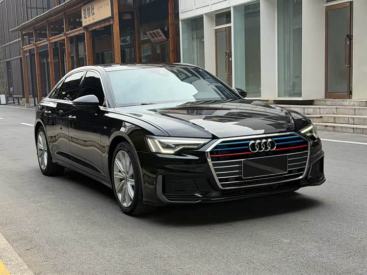 Фото 3 - Audi A6L