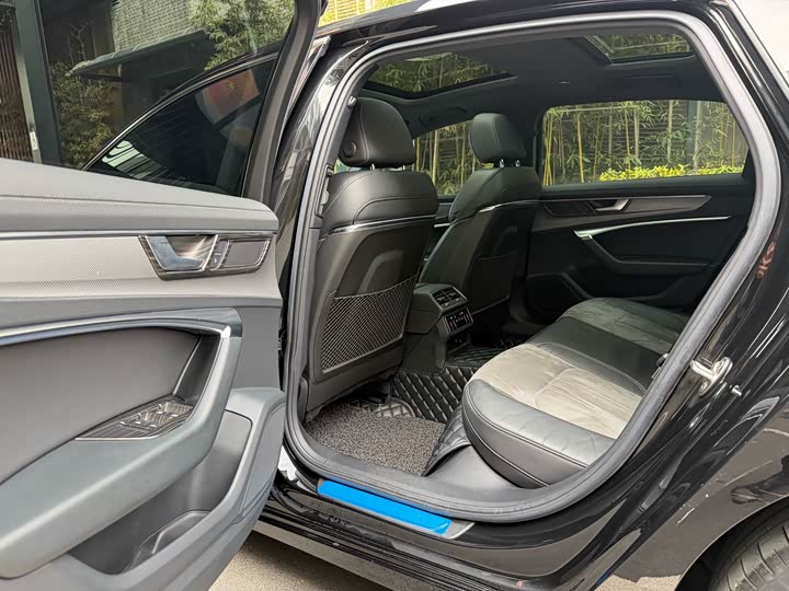 Фото 6 - Audi A6L