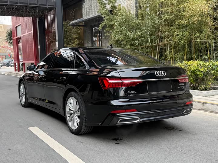 Фото 9 - Audi A6L