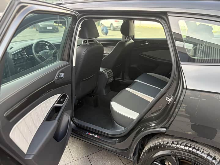 Фото 5 - Jetta VS7