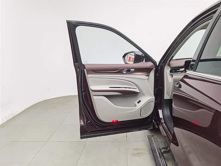 Фото 8 - Ford Equator